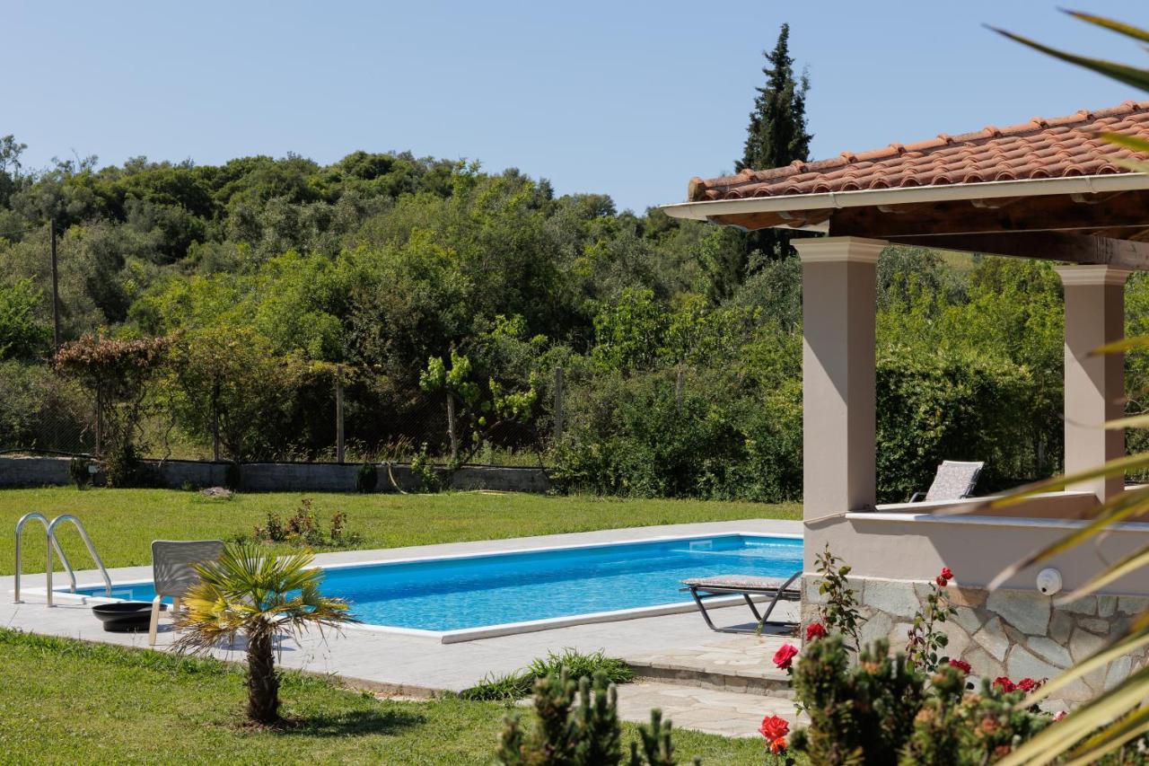 Country Villa Verde - 2Floor Family Home Kouramaditika 外观 照片