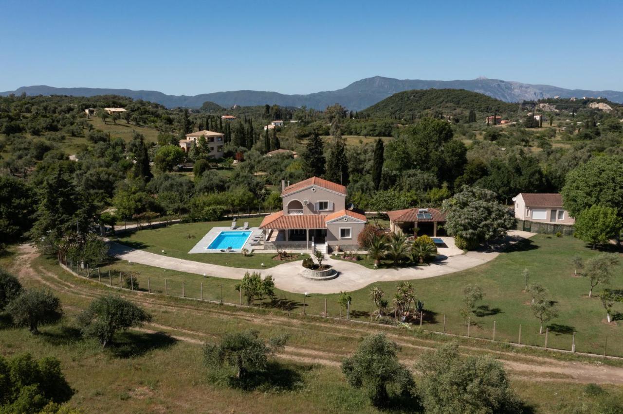 Country Villa Verde - 2Floor Family Home Kouramaditika 外观 照片
