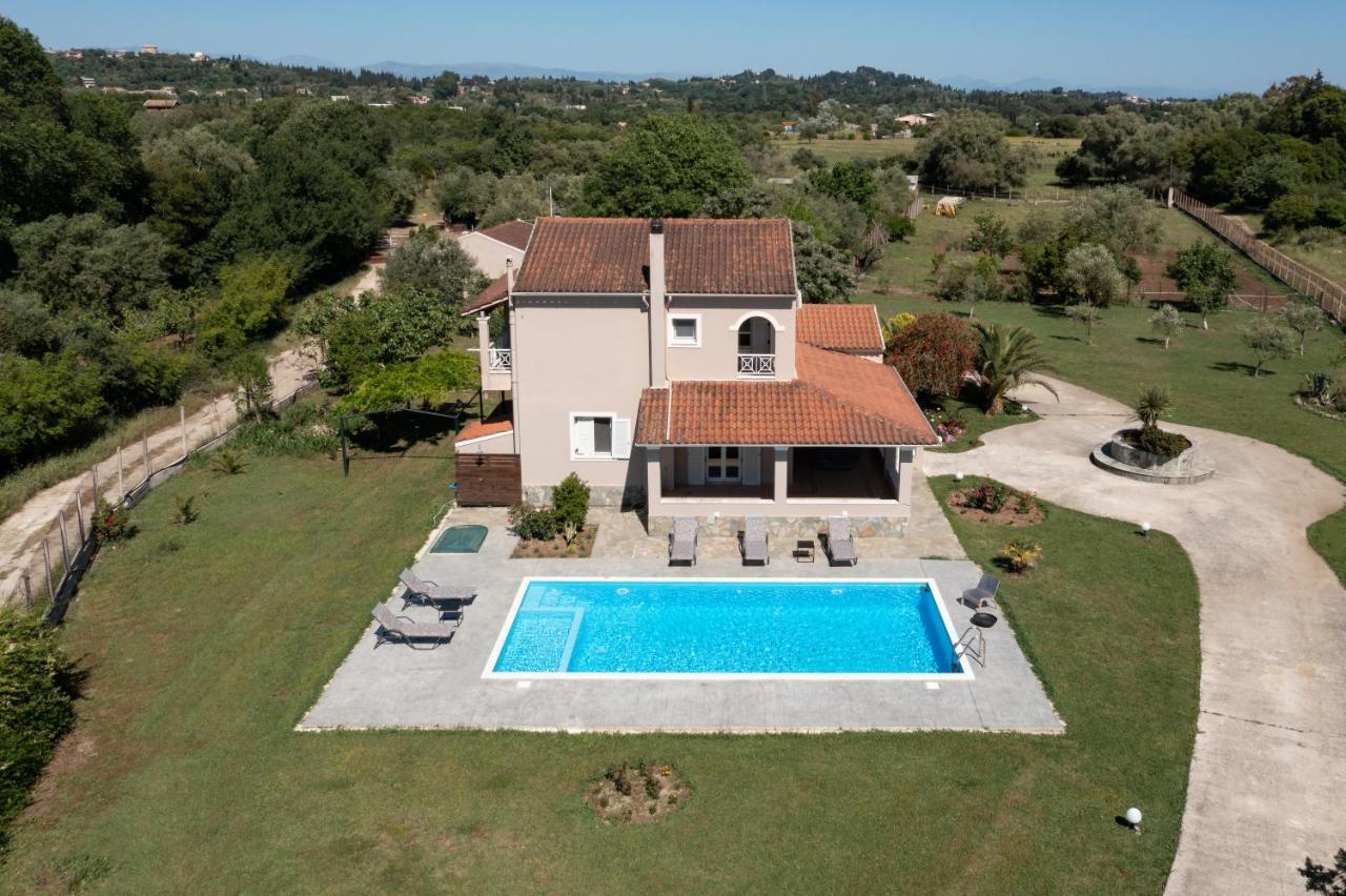 Country Villa Verde - 2Floor Family Home Kouramaditika 外观 照片